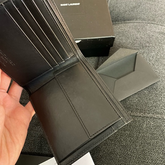 BRAND NEW authentic YSL wallet - Picture 2 of 5